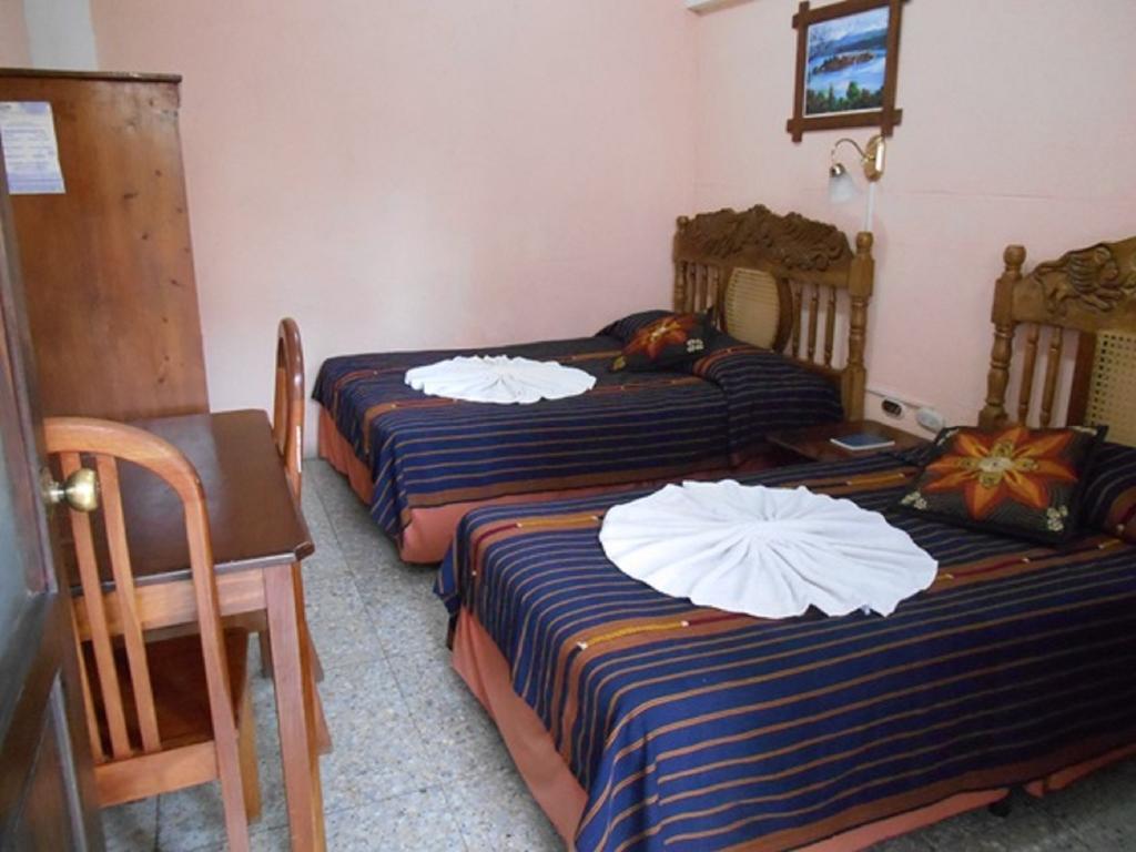 Hotel El Chaparral Panajachel Room photo